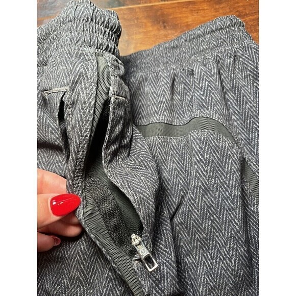 Lululemon Mens Gray 9in Lined Athletic Short Read Below - Picture 3 of 5